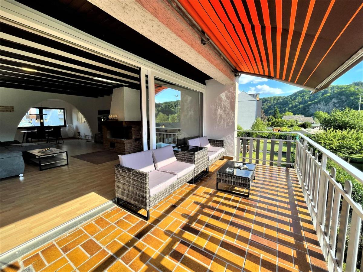 Apartamento Traumaussicht Kamin Balkon Burgblick 65 Zoll Tv Netflix Sky Joyn Lindenplatz Bullay Exterior foto